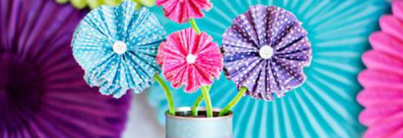 Make paper flowers using cupcakes liners